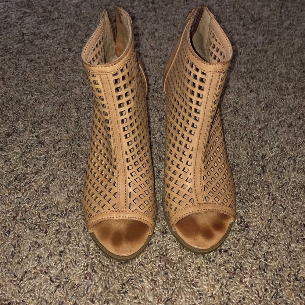 Tan heels